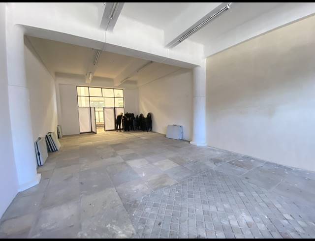 88M² RETAIL TO LET IN WOODSTOCK